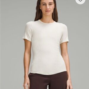 Lululemon Hold thigh Short Sleeve Tee
